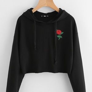 super cute black crop top with flower